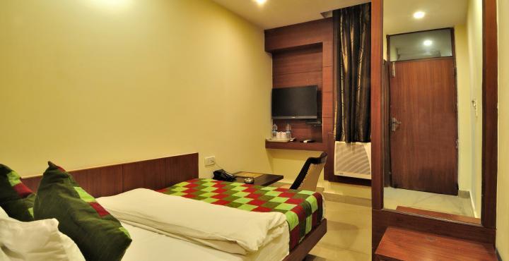Hotel Shelton New Delhi Exterior photo