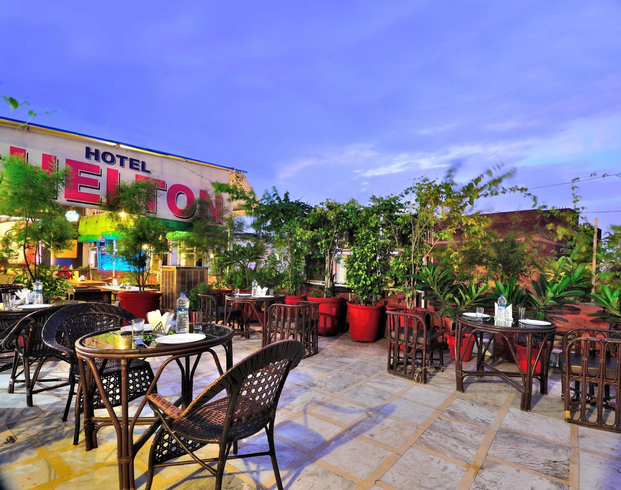 Hotel Shelton New Delhi Exterior photo