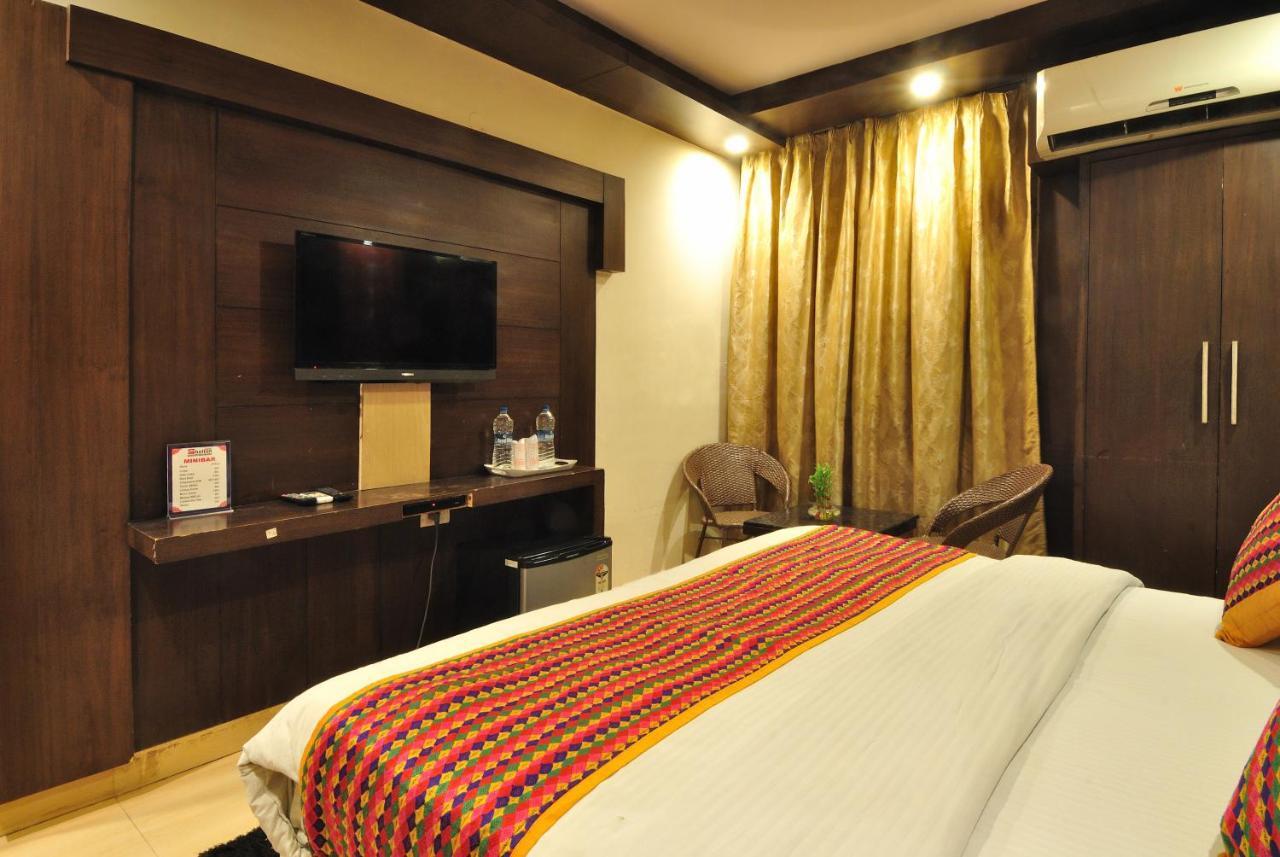 Hotel Shelton New Delhi Exterior photo